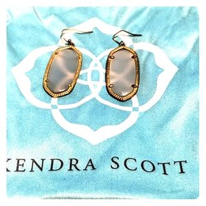 Kendra Scott drop earrings